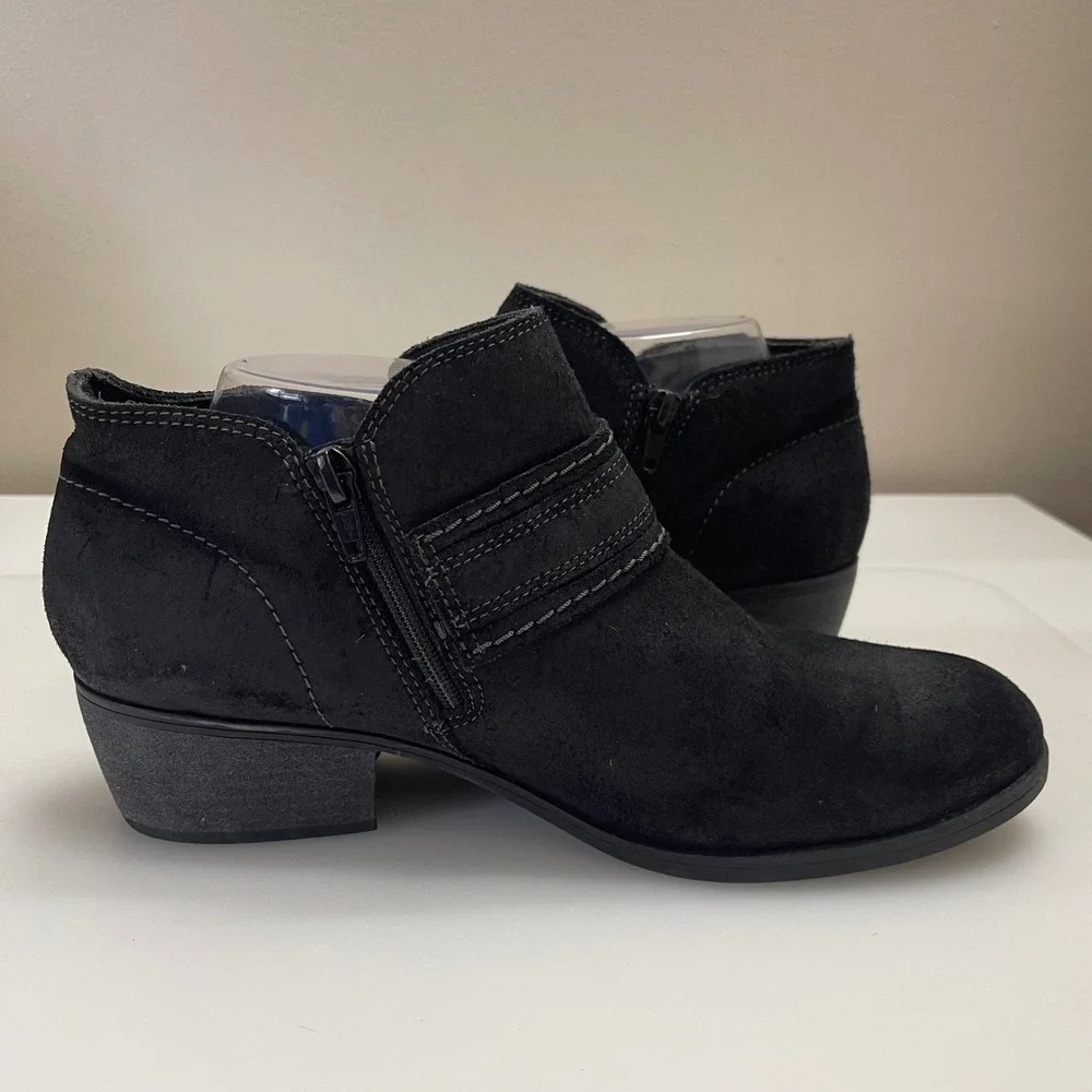 Clarks Boots Womens 10W Black Charlten Bay Suede Ankle‎ Western Comfort Booties